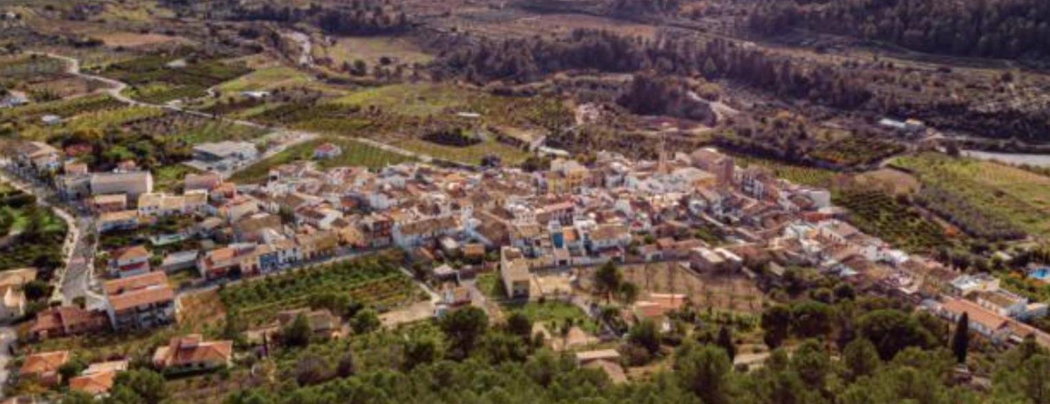    Discover Your Dream Residential Complex in the Jalón Valley!  Welcome to this exclusive new development, designed to offer comfort, tranquility, an