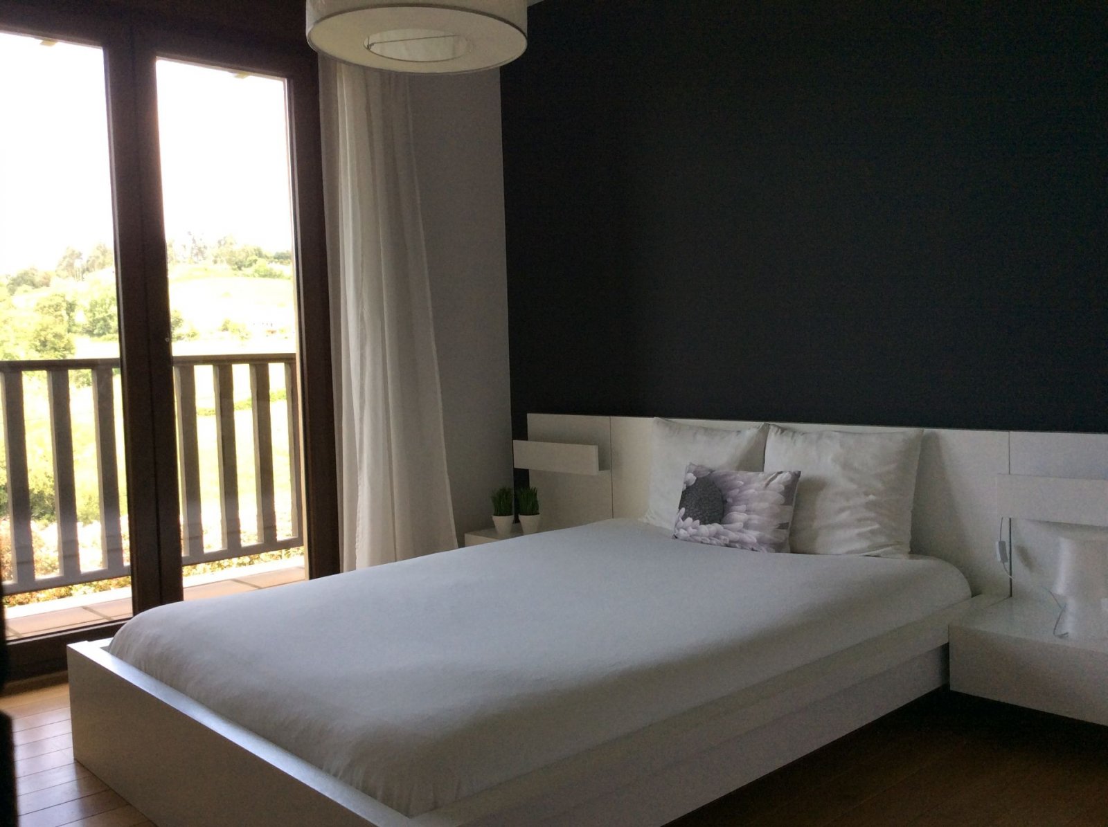 Magnificent 6 bedroom villa on 5000 sqm of land with spectacular views near Pola de Siero (Asturias). 

Luxurious and spacious. 400 square meters o...