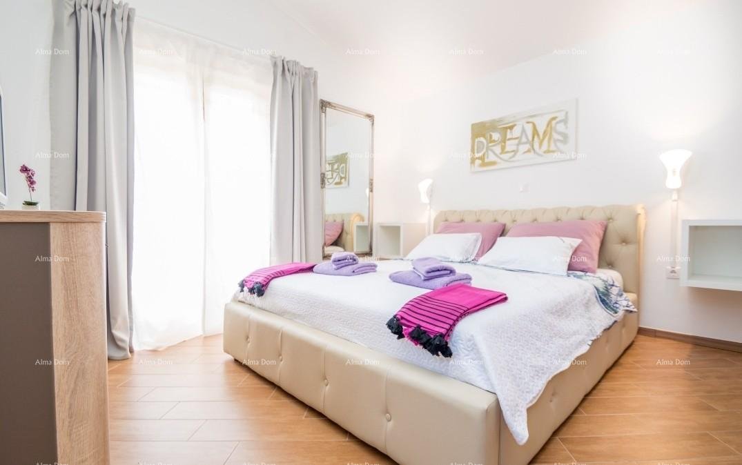 Haus Ein wunderschönes Haus mit Pool, umgeben von viel Grün!