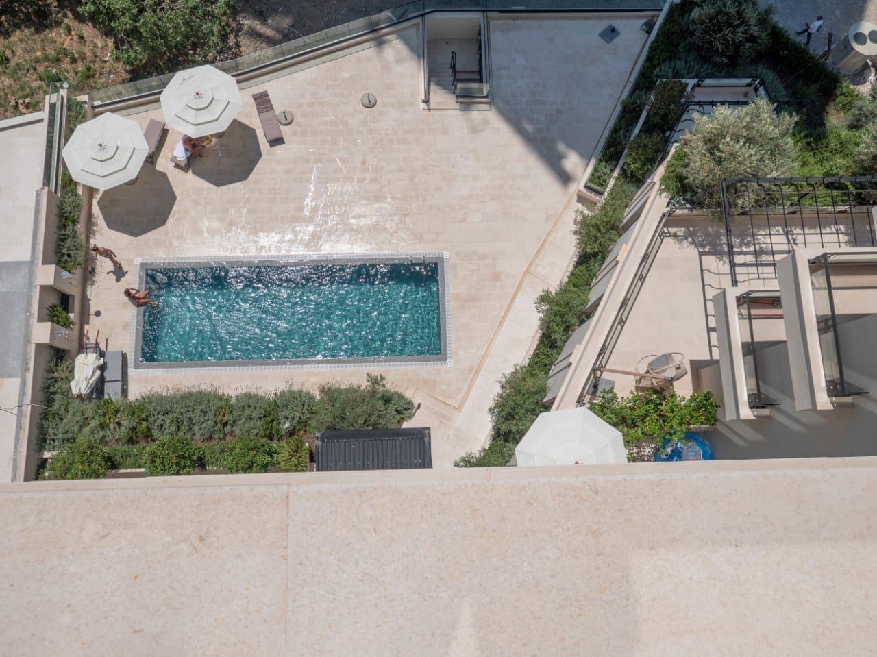 ‍‍LOCATIONThis apartment is located in Becici, Budva Municipality, 4km away from the city center. The sea and the beach are 40m away from the apart...