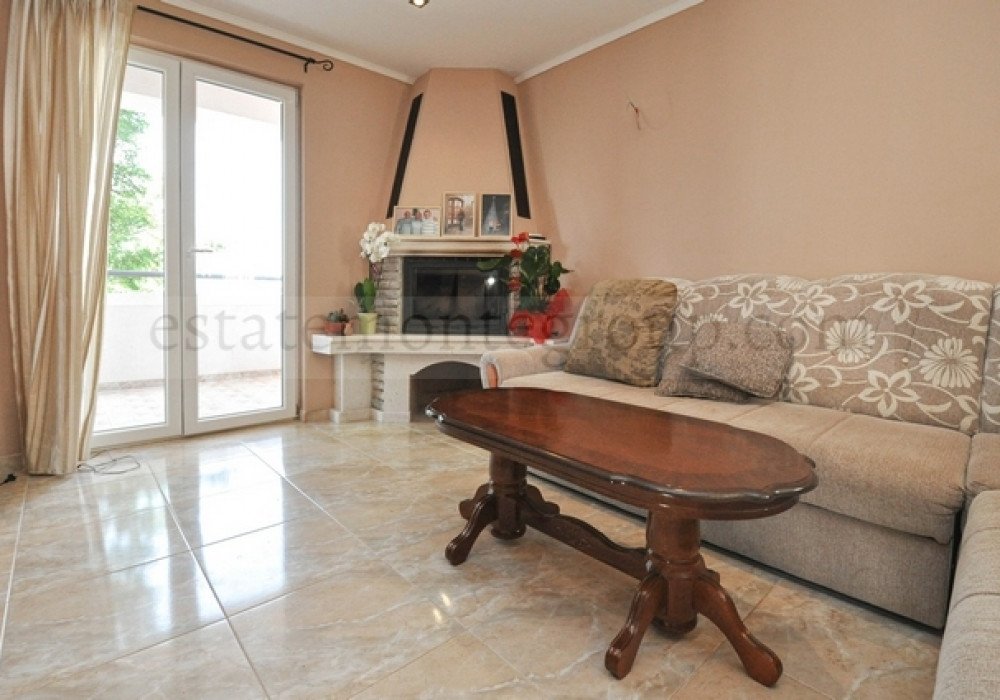Description
Herceg Novi, Bijela district. Villa with swimming pool
The distance to the sea is 250m.
Sea view
The area of 260 sq.m., including:
- Livin