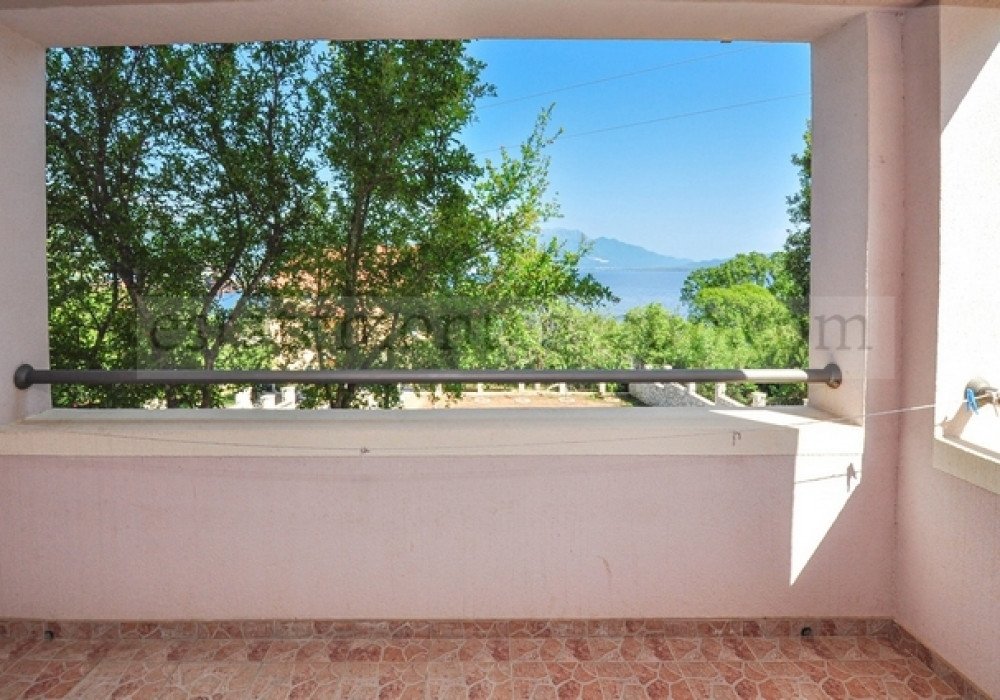 Description
Herceg Novi, Bijela district. Villa with swimming pool
The distance to the sea is 250m.
Sea view
The area of 260 sq.m., including:
- Livin