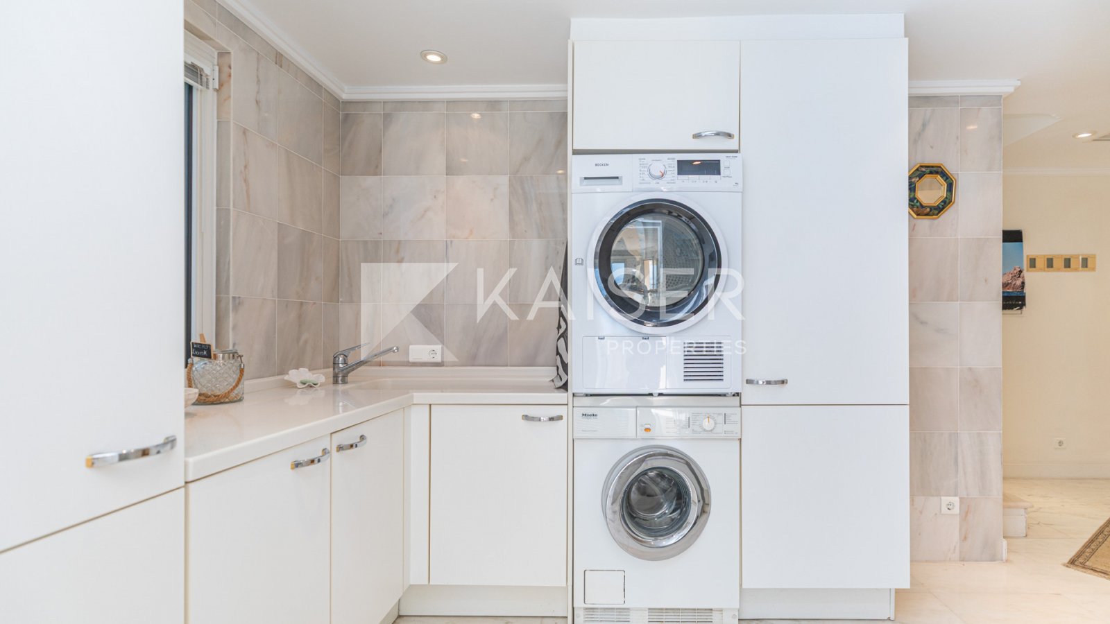 Virtuelle Tour | Video | Home Staging
Einzigartige Villa mit atemberaubendem Meerblick von jeder Etage, in einer der begehrtesten Gegenden von Albufei