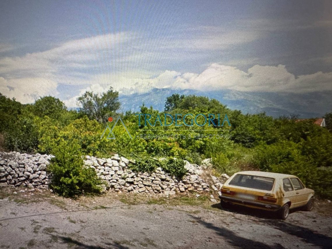 <h2>description</h2><p>Plot for construction in Djurasici (Tivat) – 855 m²</p><p> Price: 180,000 euros</p><p> For sale is a flat plot of land with ... 