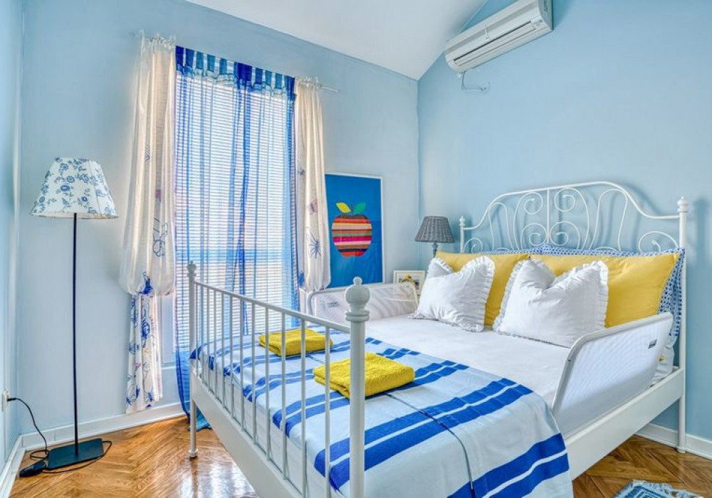 Area: 85 sq.mBedrooms: 3Bathrooms: 2Floor: 4Garage: 16 sq.m.Fully furnished apartment