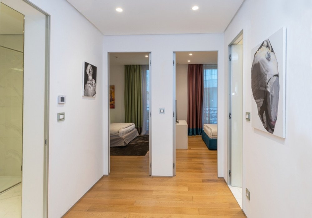 Our specific recommendation:VILLA 8 - APARTMENT A53 bedrooms, 282 m2 + roof terrace 235 m2Total area 571 m2Cost: €2,950,000This apartment is also l...