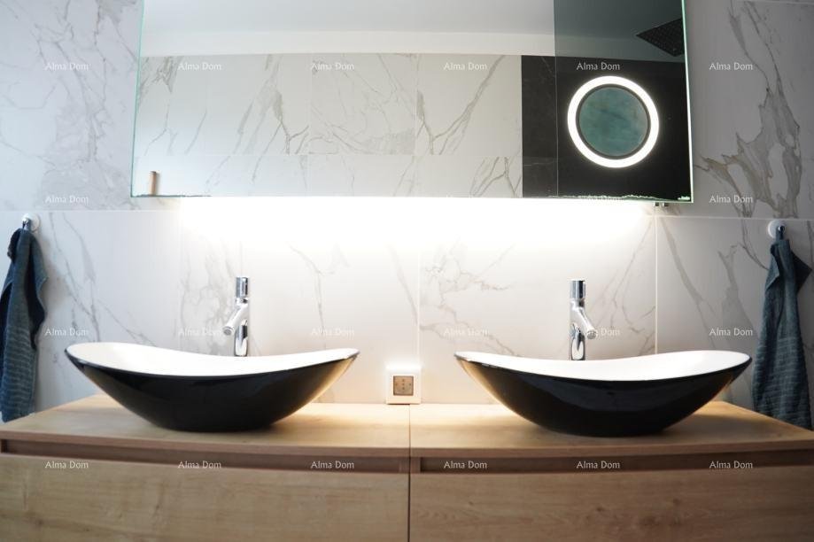 Wohnung Rovinj, Wohnung zu verkaufen, 120 m² im Haus, 100 m vom Meer entfernt