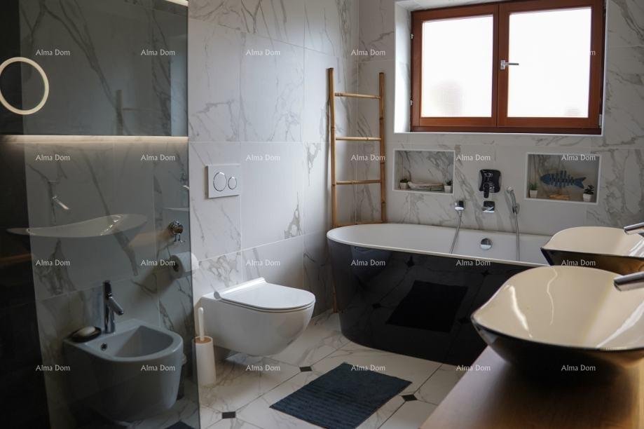 Wohnung Rovinj, Wohnung zu verkaufen, 120 m² im Haus, 100 m vom Meer entfernt