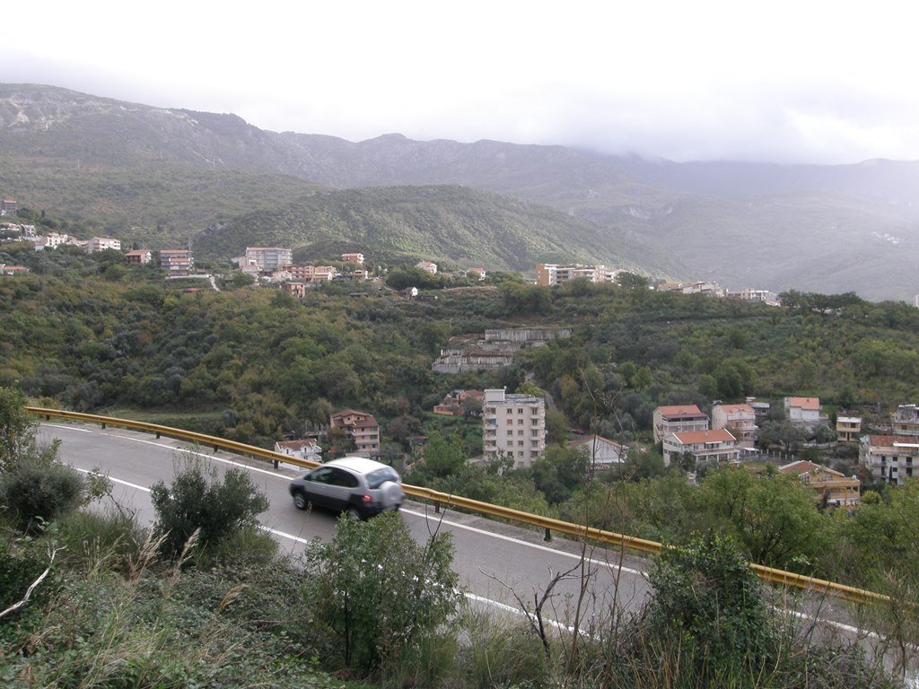 Land in Becici<br><br><p>Plot for sale in the area of Becici, near the town of Budva. The plot with a total area of ​​8667 m2 is located 800 m from...