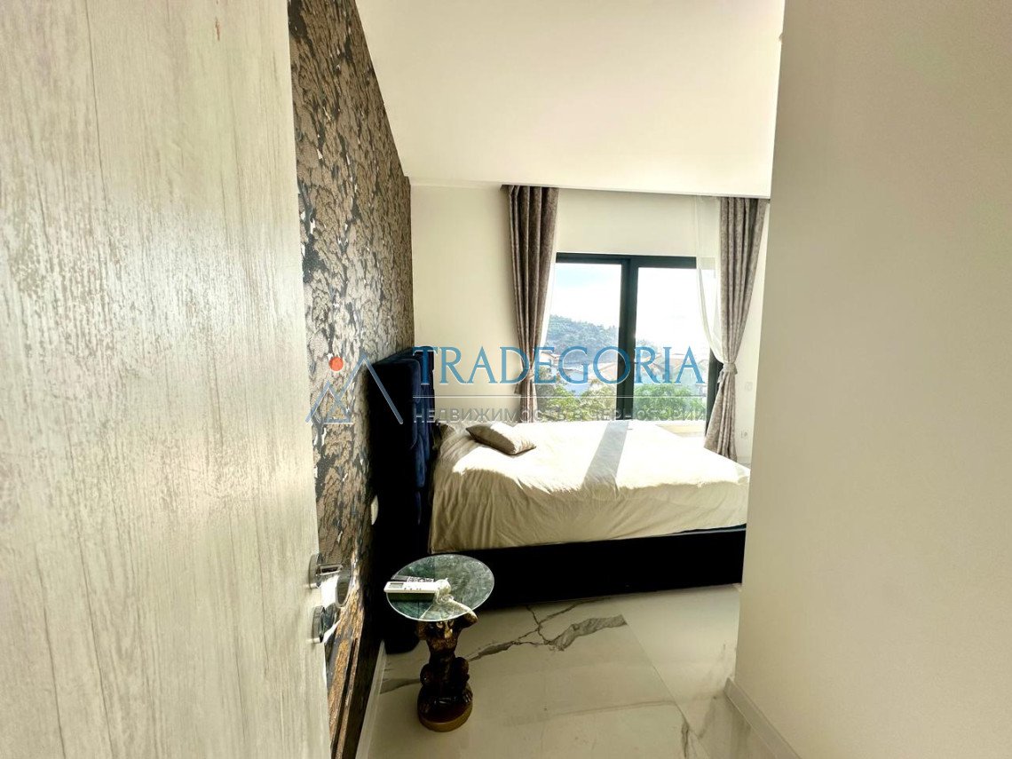 <p>Spacious villa with sea views and a swimming pool in Uteha, just 100 meters from the beach!</p><div> The house area is 250 m2</div><div> Plot ar...