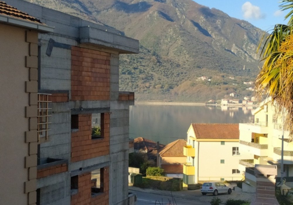 Boka Kotorska bay, Dobrota area. Small apartment house under construction with a luxury swimming pool.The construction completion date is December ...