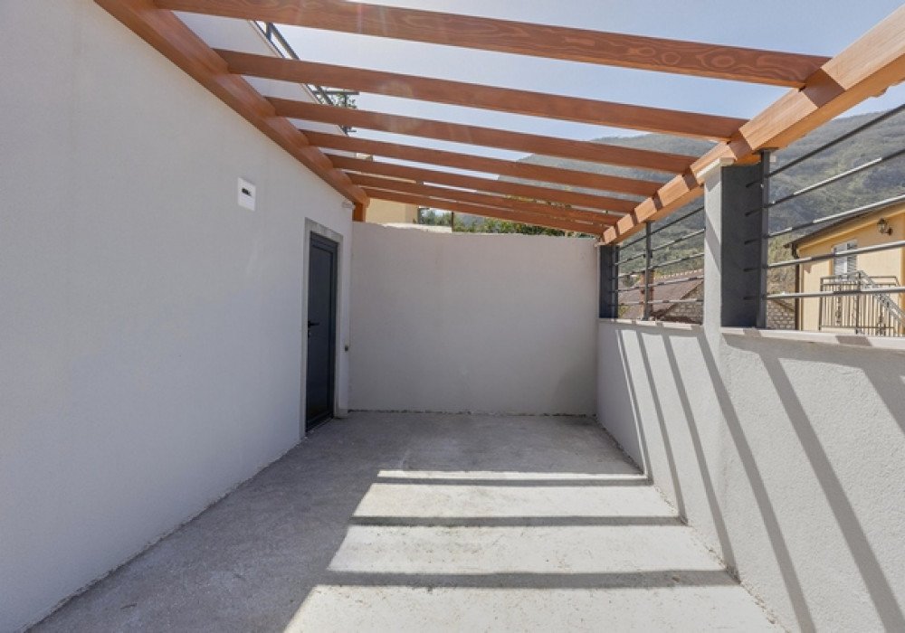 Boka Bay of Kotor, Shkalari district. Three-level two-bedroom house three steps from the Old Town of KotorThe distance to the sea is 800m.Sea and m...