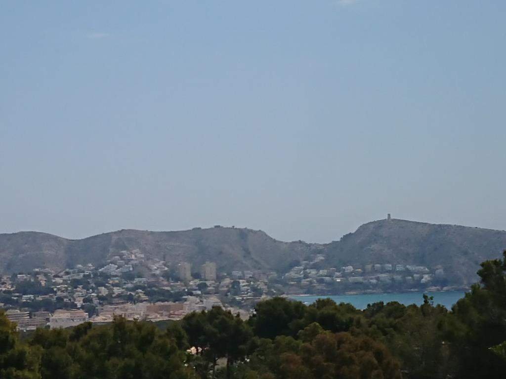 Moraira: Gelegenheit, ein fast flaches Grundstück mit herrlichem Blick auf das Meer in Moraira in der Zone Fanadix zu kaufen.

Die Preise beginnen bei 285.000  