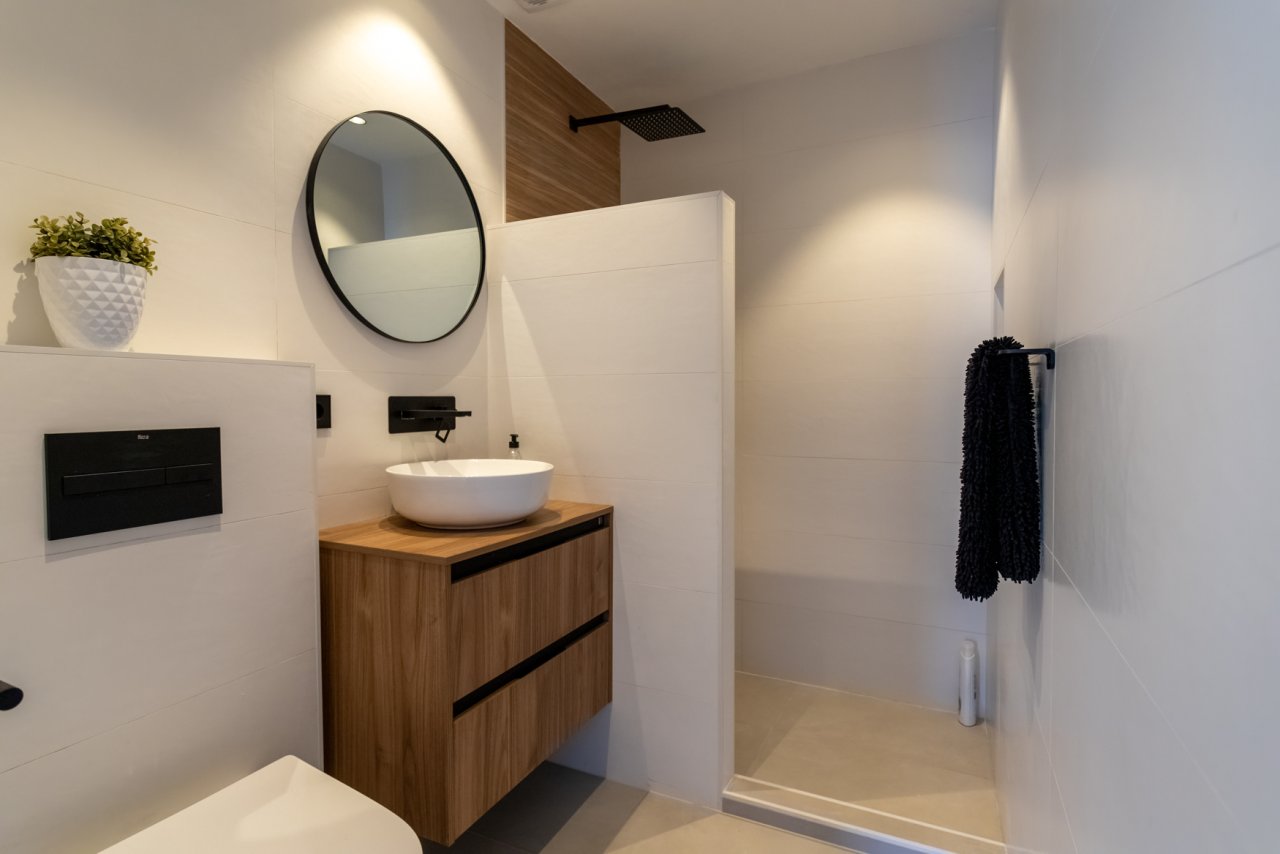 A well crafted renovated finca in the countryside, close to amenties, but with tranquility. A business making money and growing potential. Eco friendl