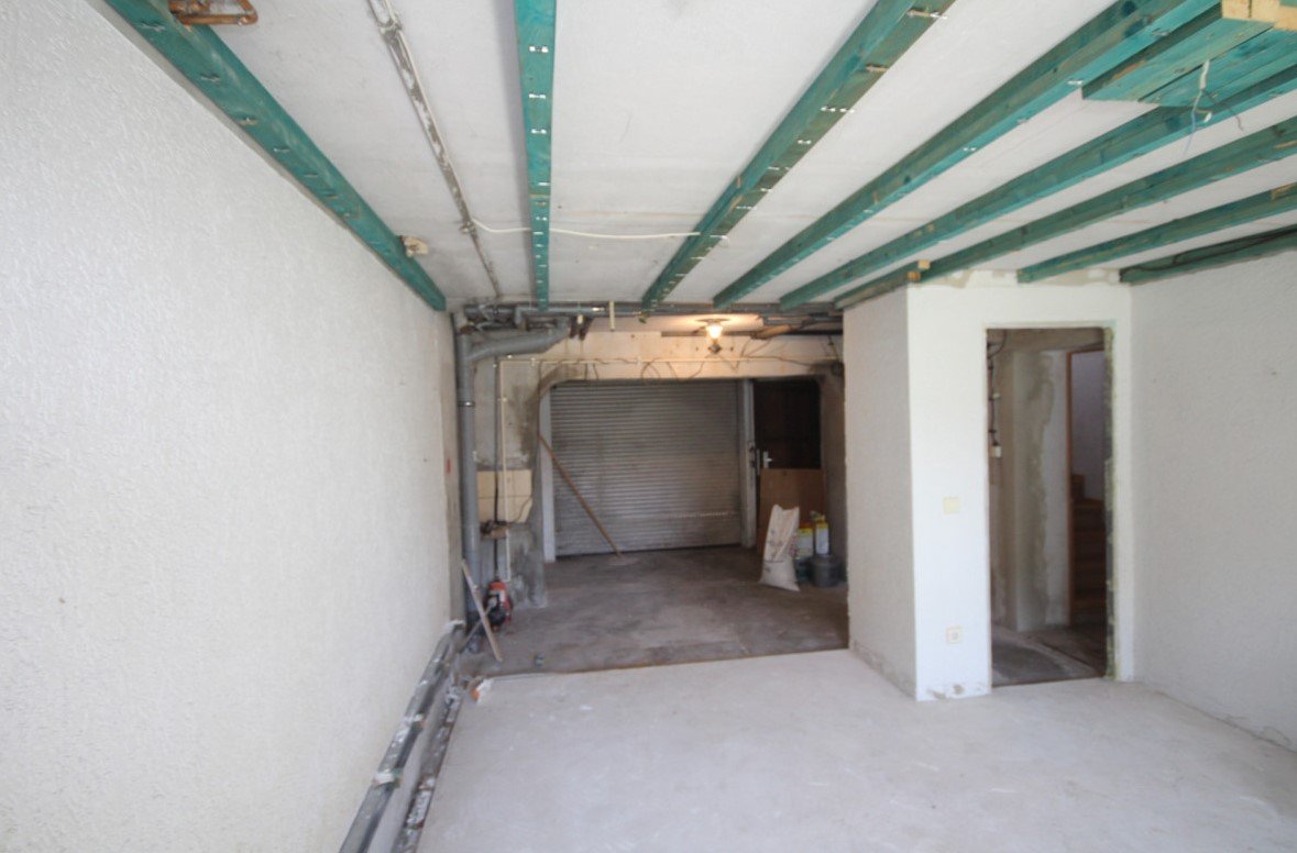 Doppelhaushälfte im Bungalowstil mit Einliegerwohnung in Halle-Büschdorf