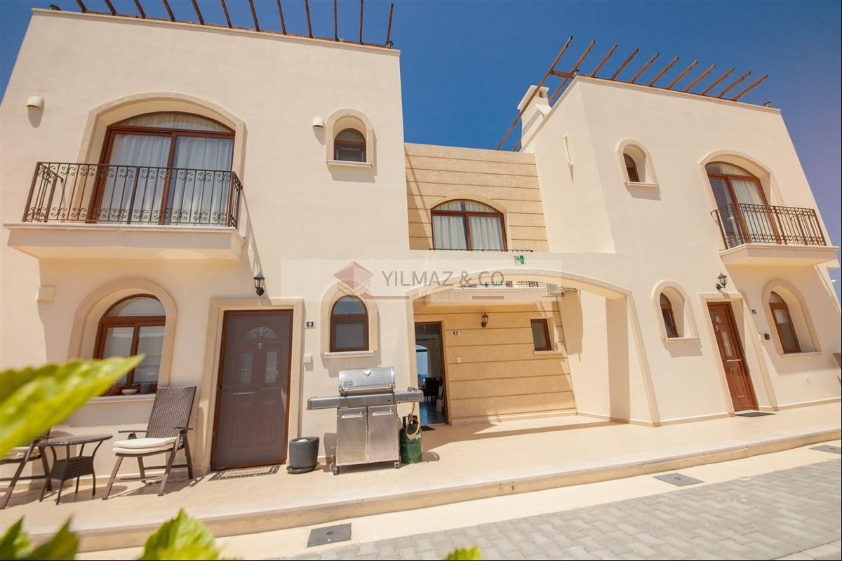 Kyrenia Esentepe: Triplex-Villa in Kyrenia Esentepe zu verkaufen / 1/3 der Villa außen 