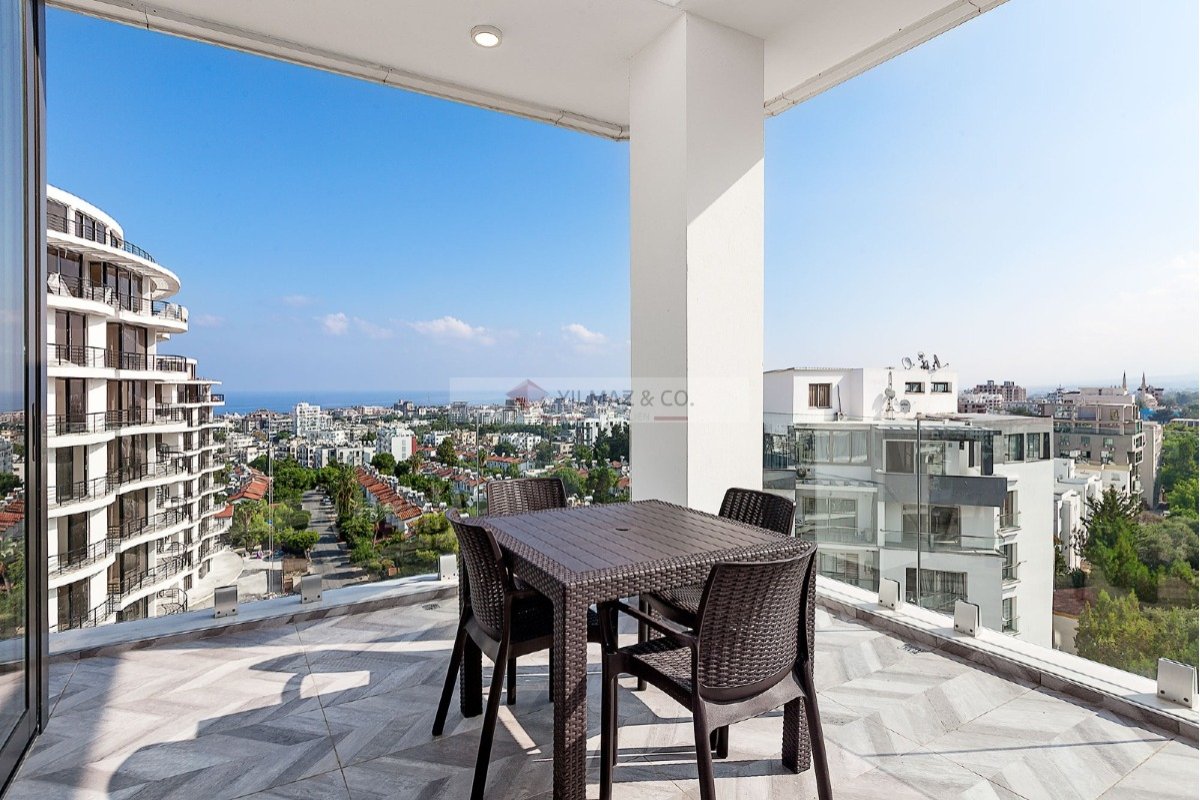 Kyrenia: Baujahr 2015 / 1. Stock / Fußbodenheizung in Bädern / Apartment im Zentrum von Kyrenia zu verkaufen 