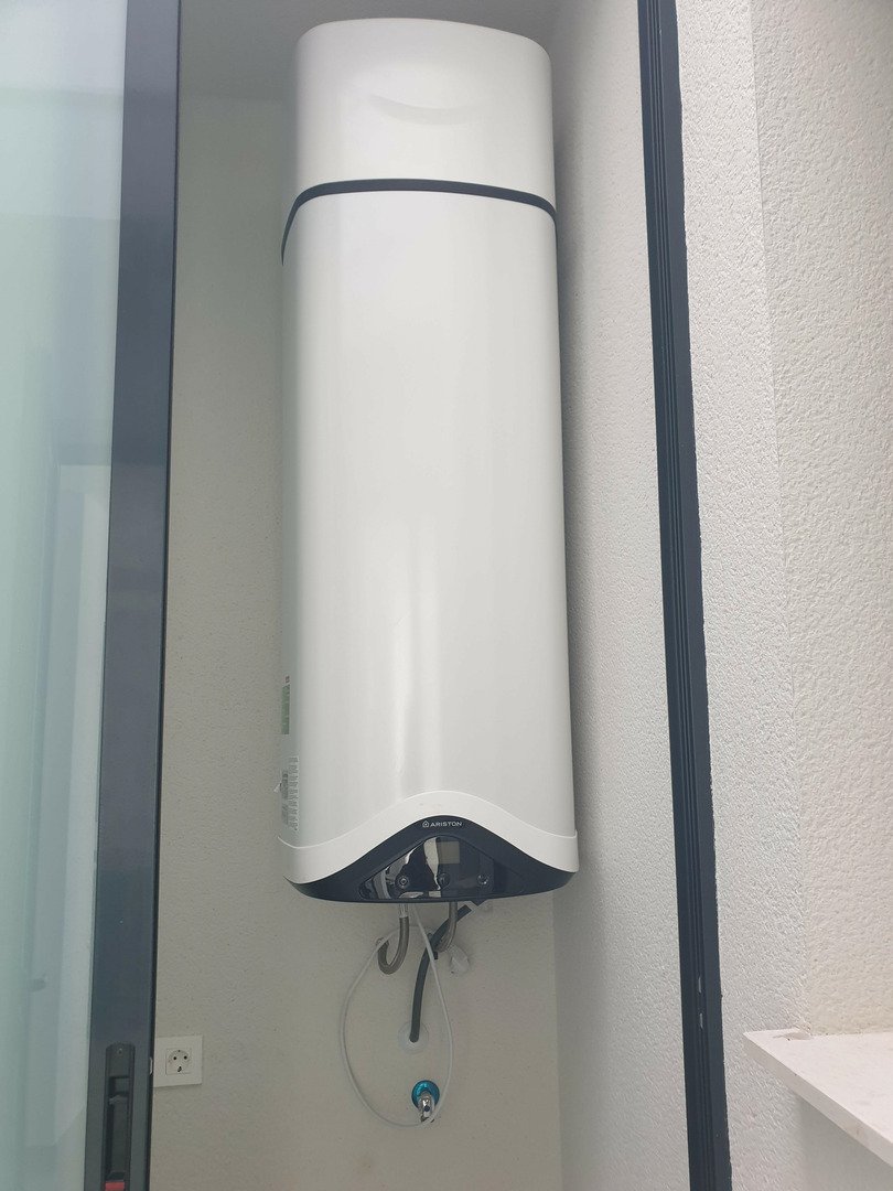 Polop: By purchasing real estate in Spain you acquire the resident status there.Our company provides legal and financial support during your purchase and sal 