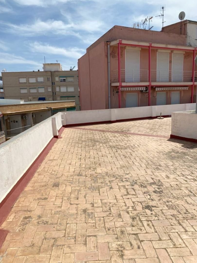 Lo Pagan: We offer you an apartment in the Lo Pagan area, 50 meters from the Mar Menor beach. The apartment has three bedrooms, one bathroom, living room, kitch 
