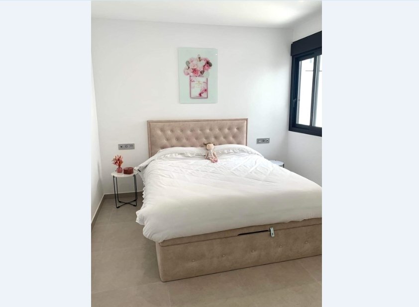 We present new apartments on the top floor in the residential complex VILLAMAR APARTAMENTOS in Pilar de la Horadada.This beautiful apartment is perfec