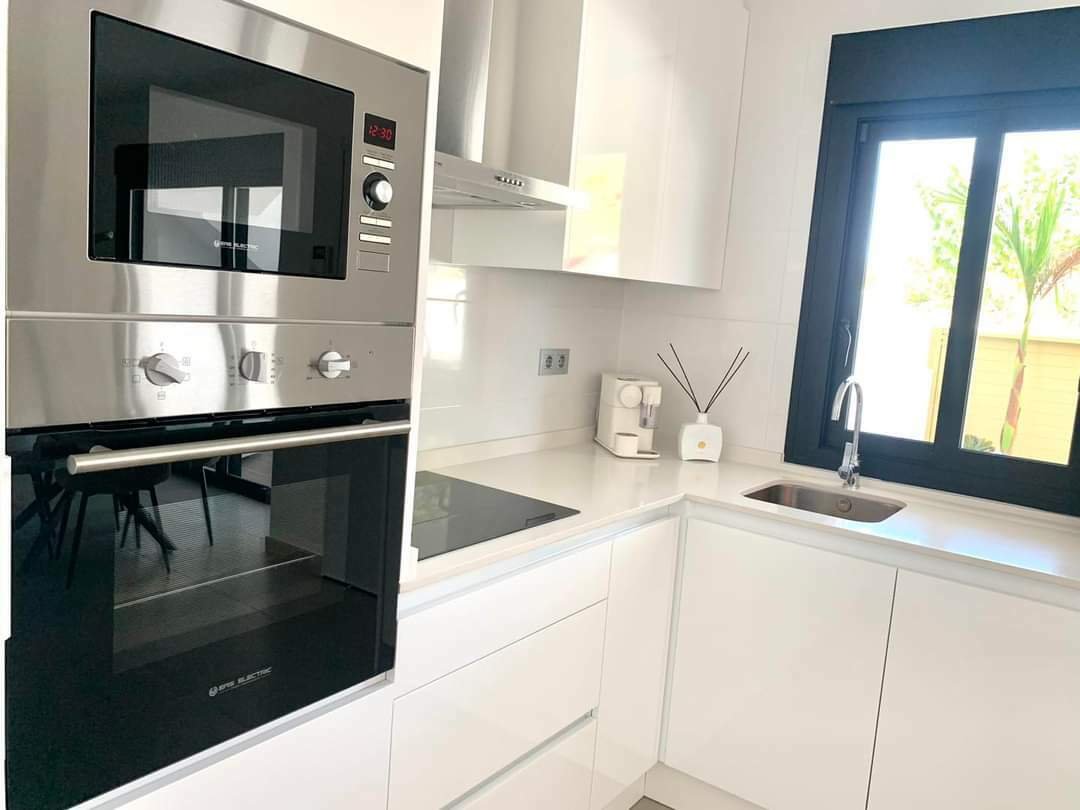 We present new apartments on the top floor in the residential complex VILLAMAR APARTAMENTOS in Pilar de la Horadada.This beautiful apartment is perfec