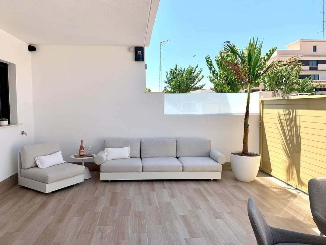 We present new apartments on the top floor in the residential complex VILLAMAR APARTAMENTOS in Pilar de la Horadada.This beautiful apartment is perfec
