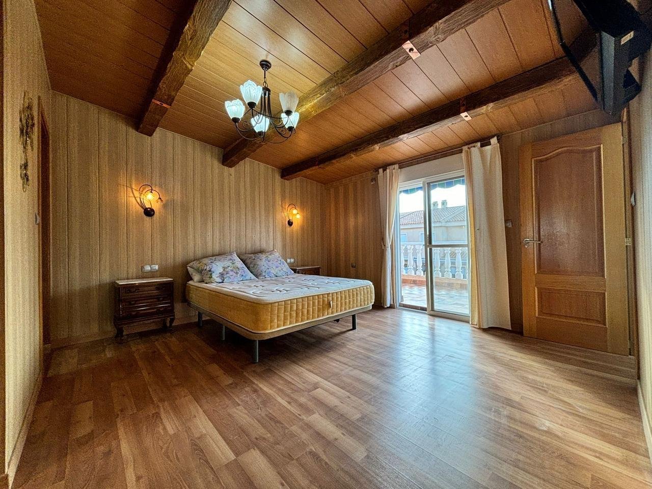 Introducing a cozy house, just 500 meters from the sea in the city of Puerto de MazarrónThe house has an area of 202 m², on a plot of 312 m². The hous