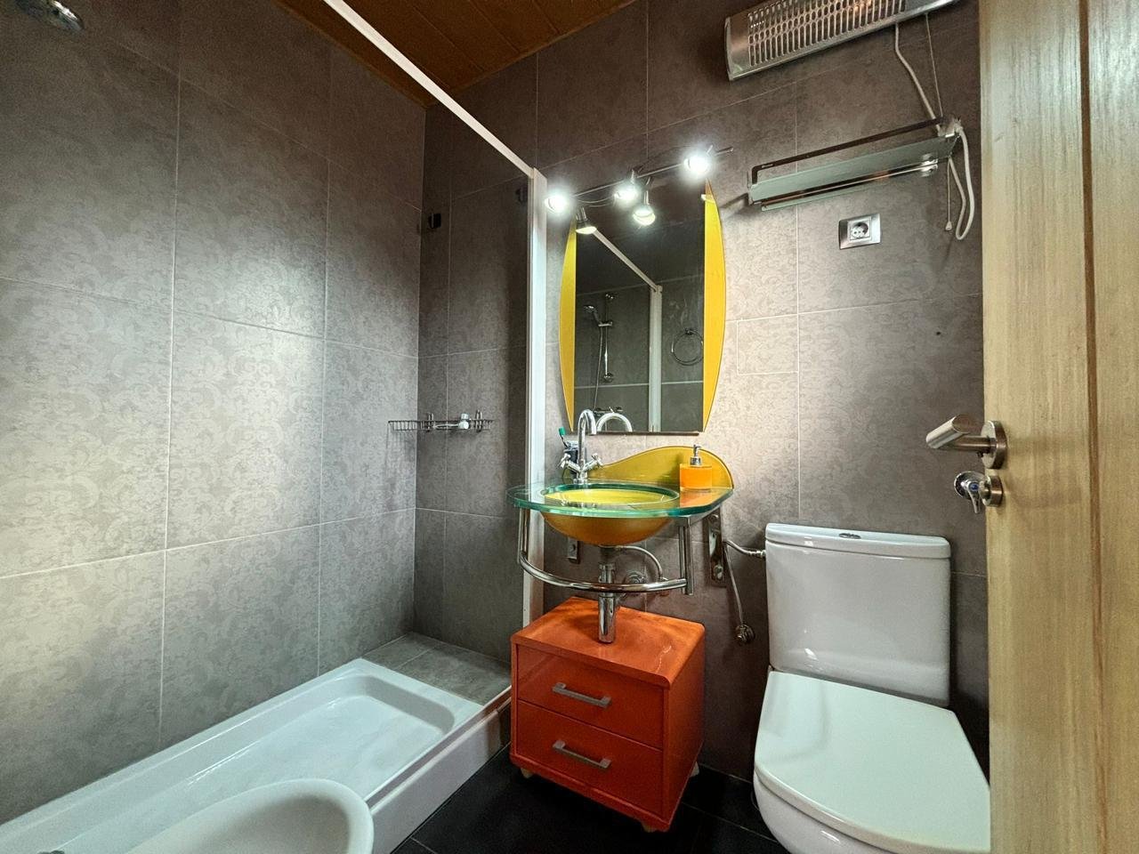 Introducing a cozy house, just 500 meters from the sea in the city of Puerto de MazarrónThe house has an area of 202 m², on a plot of 312 m². The hous