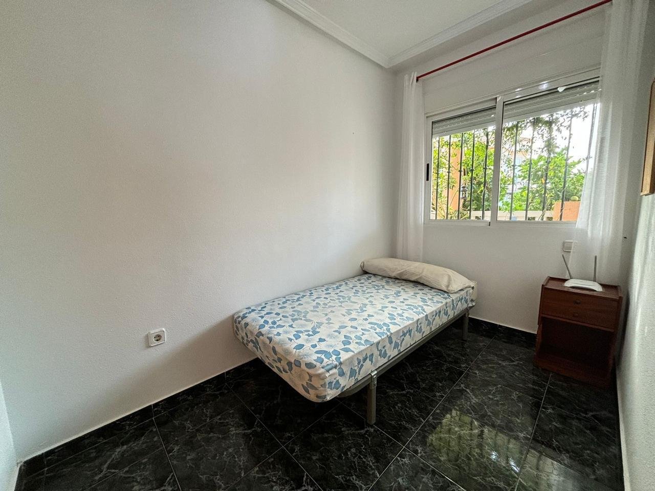 Introducing a cozy house, just 500 meters from the sea in the city of Puerto de MazarrónThe house has an area of 202 m², on a plot of 312 m². The hous