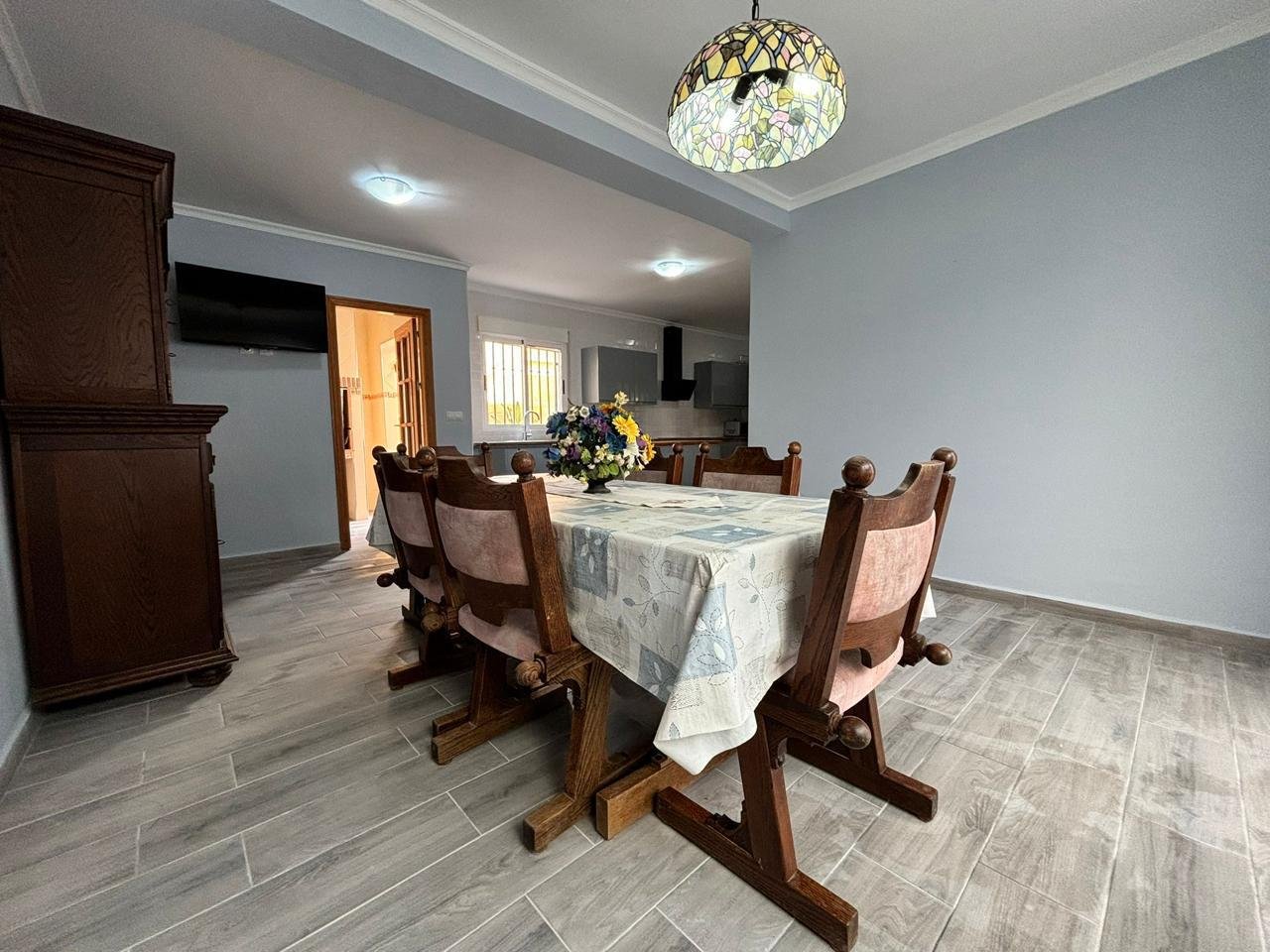 Introducing a cozy house, just 500 meters from the sea in the city of Puerto de MazarrónThe house has an area of 202 m², on a plot of 312 m². The hous