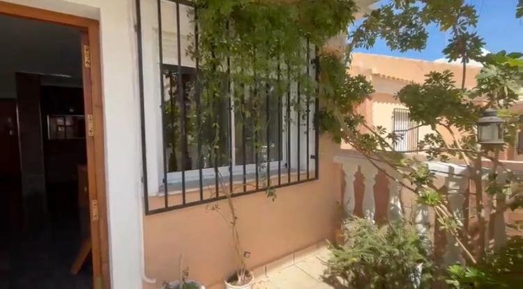 Introducing a cozy house, just 500 meters from the sea in the city of Puerto de MazarrónThe house has an area of 202 m², on a plot of 312 m². The hous