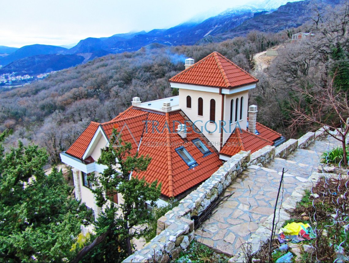 <p>Sale - villa RUSTOVO</p><p> For sale one of the best villas on the coast. A unique offer - a house designed and built by an architect not "for 