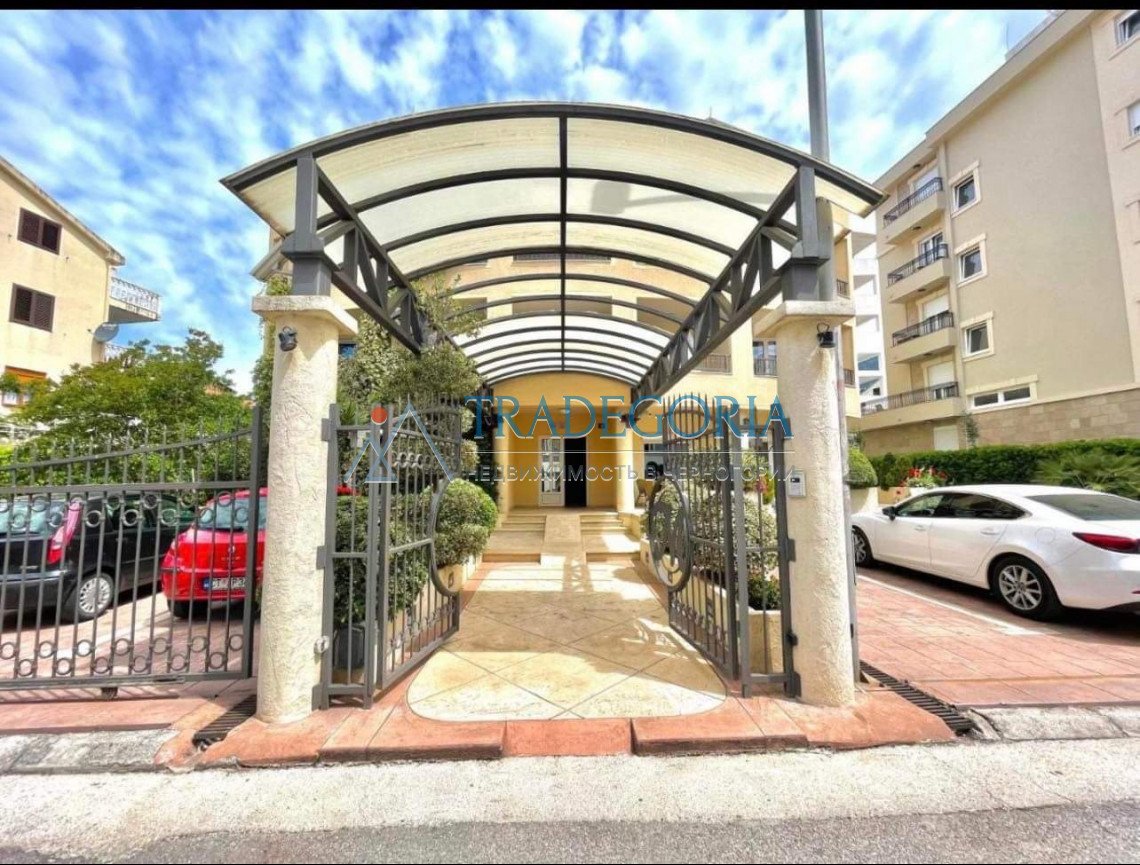 <div>Property area – 2300 m2</div><div> Hotel area – 1300 m2</div><div></div><div> Further description:</div><div></div><div> The hotel has 27 rooms, 