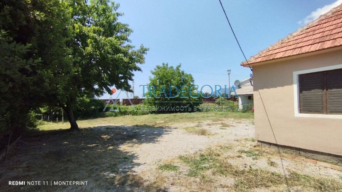<p>A small legal house of 32m2 on a plot of 532m2 is for sale. Polje area on the plain, Bar.</p><p> According to the specifications, you can build P+2