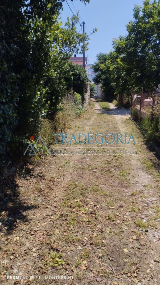 <p>A small legal house of 32m2 on a plot of 532m2 is for sale. Polje area on the plain, Bar.</p><p> According to the specifications, you can build P+2