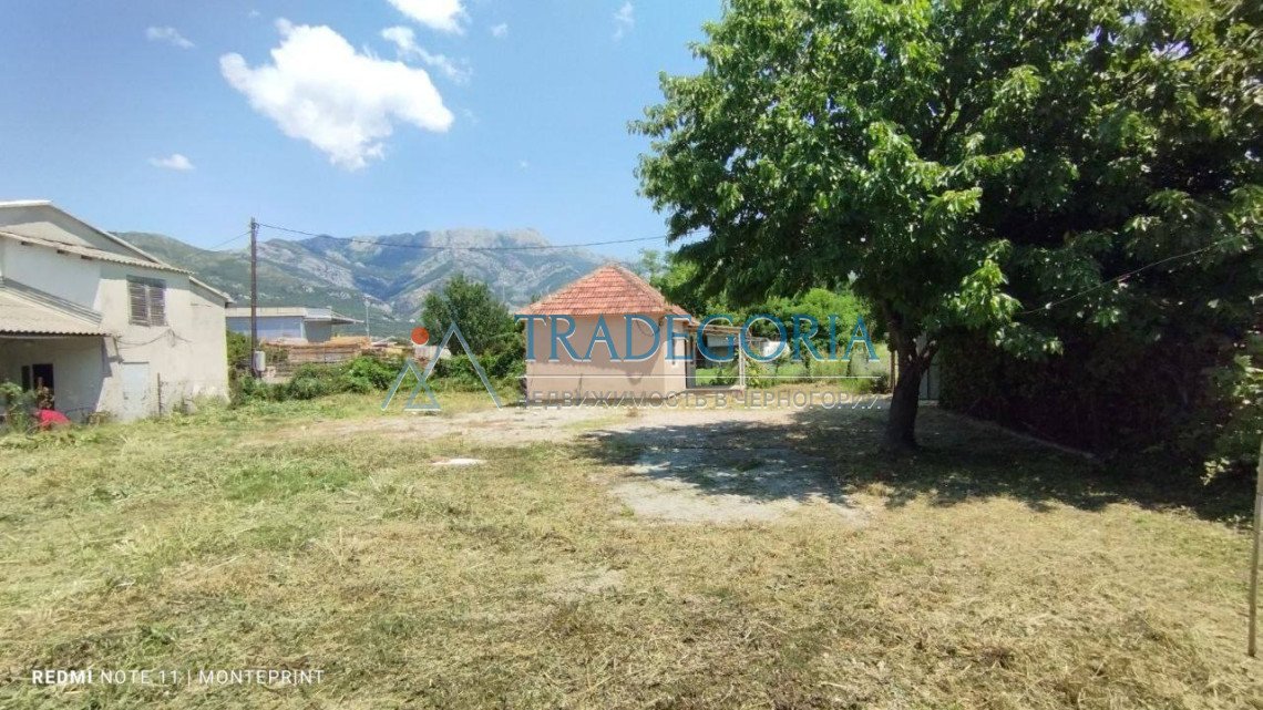 <p>A small legal house of 32m2 on a plot of 532m2 is for sale. Polje area on the plain, Bar.</p><p> According to the specifications, you can build P+2
