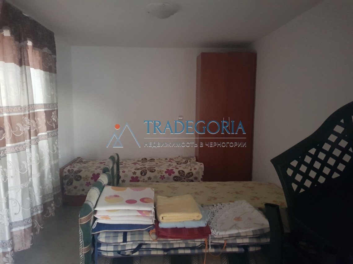 <p>Two-storey house in a picturesque location in Utekha, Bar</p><p> House characteristics:</p><p> - two-storey house with an area of 145m2</p><p> - lo