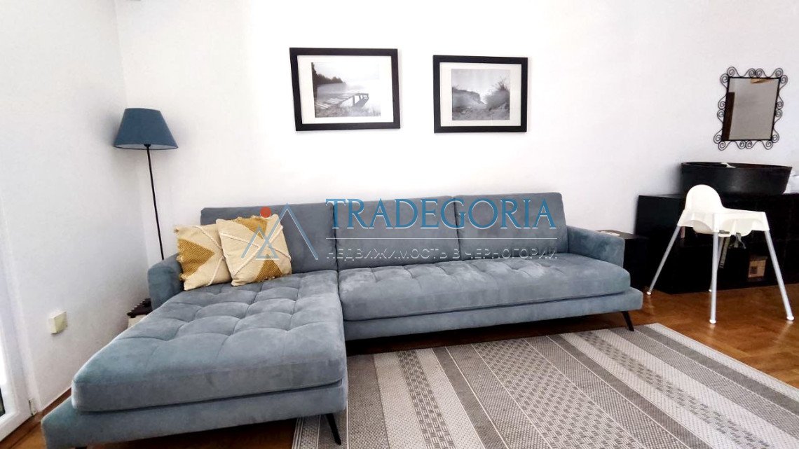 <h2>description</h2><p>Spacious apartment in Petrovac with 2 bedrooms, not far from the beach.</p><div> Apartment area - 90 m2 + terrace.</div><div> T 