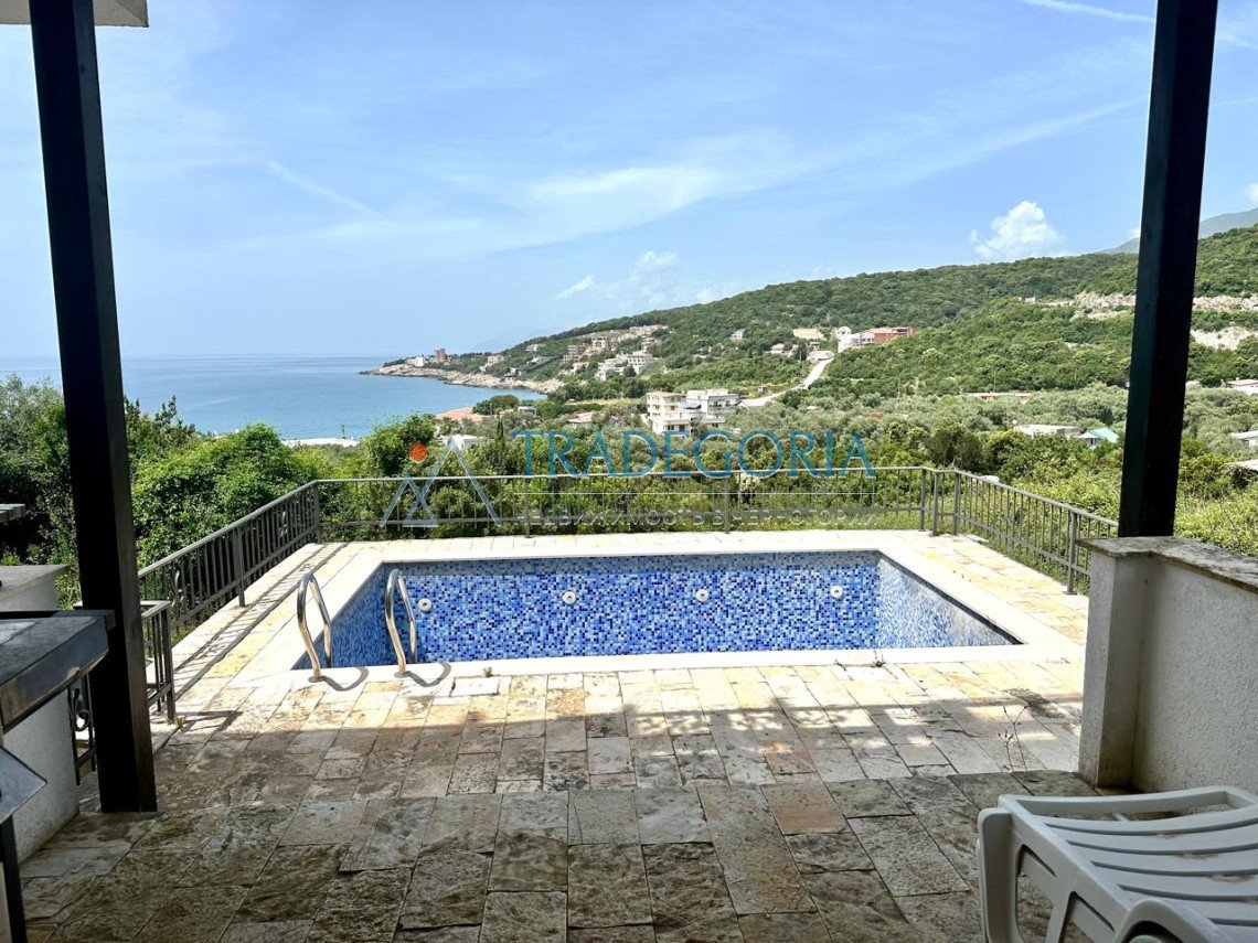 <h2>description</h2><p>Spacious house with a beautiful sea view and a swimming pool in Utekha. House area - 366 m2 Plot area - 268 m2 On the 1st floor