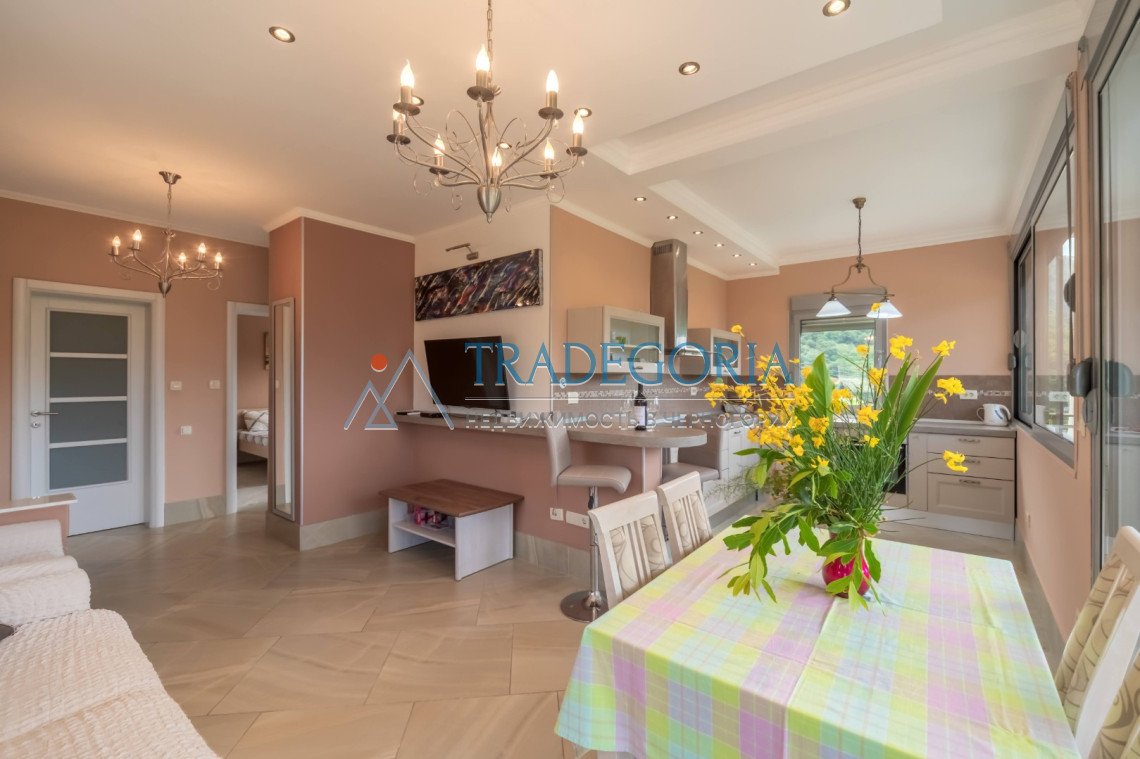 <h2>description</h2><p>Your piece of paradise in picturesque Montenegro</p><p> We present to you a magnificent house, surrounded by greenery, located 