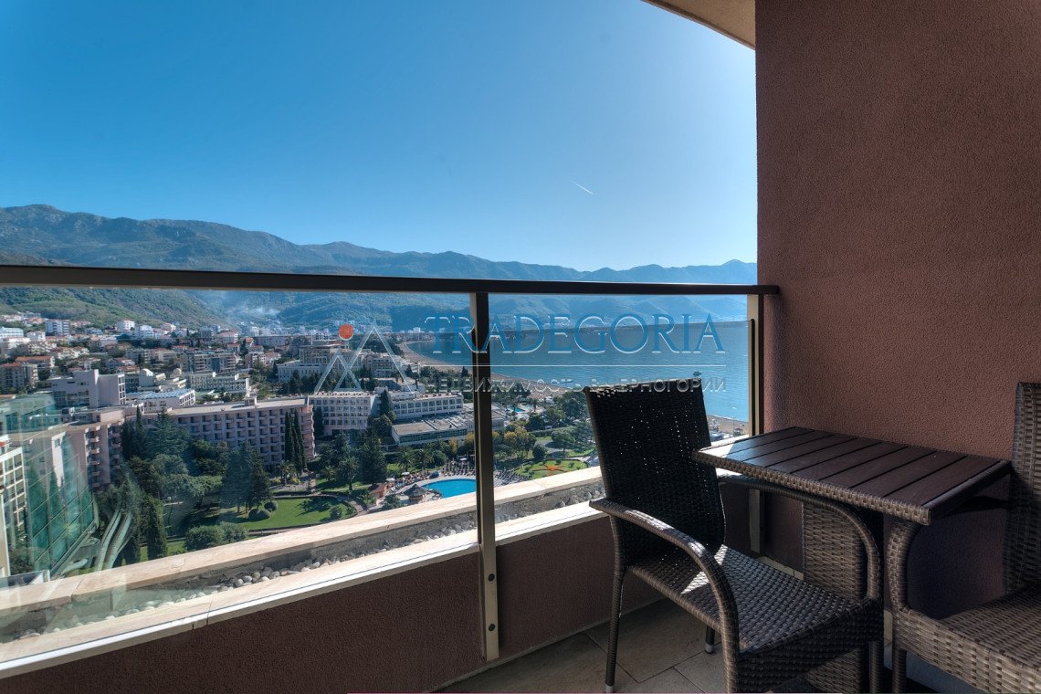 <h2>description</h2><div>Premium class duplex apartment with panoramic sea view, Budva. Apart-hotel in the main tourist location of Montenegro, 5 minu