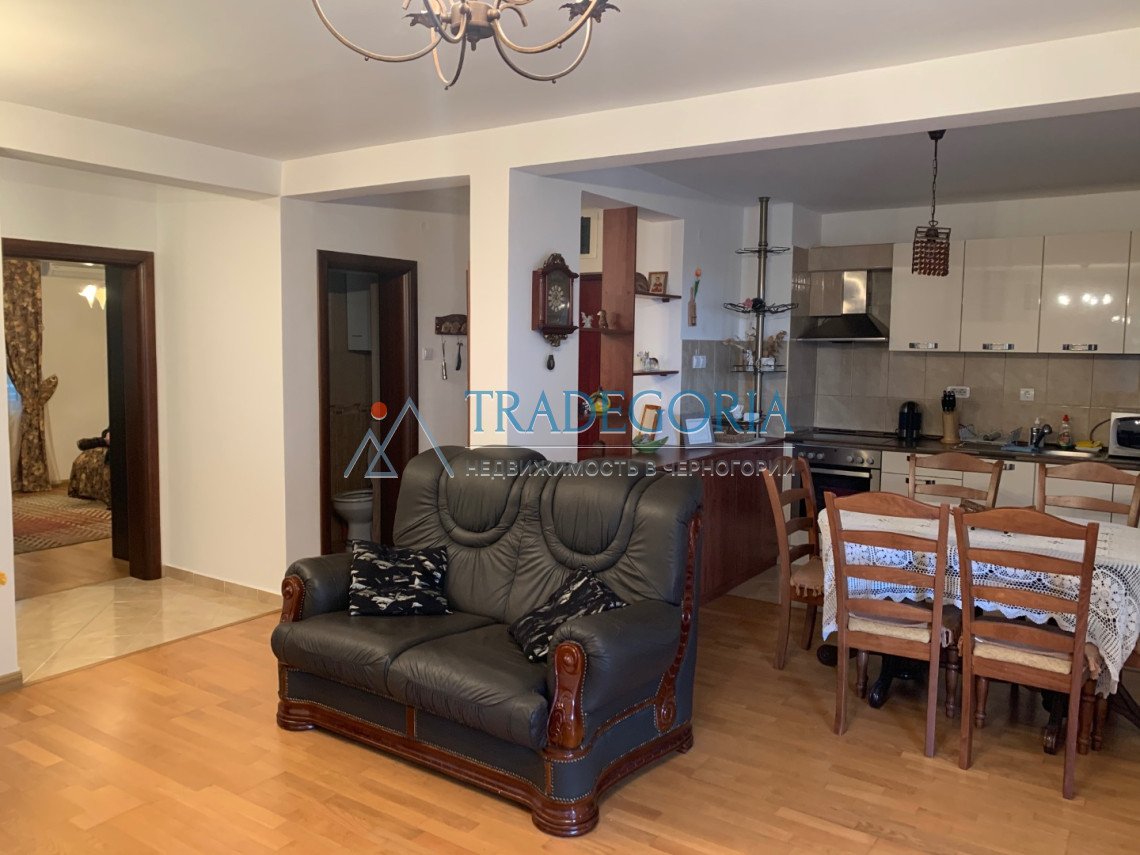 <p>Apartment in the complex &quot;Oliva&quot; with two bedrooms, Petrovac</p><h3> Key parameters</h3> Location: Petrovac, complex &quot;Oliva&quot; Pr