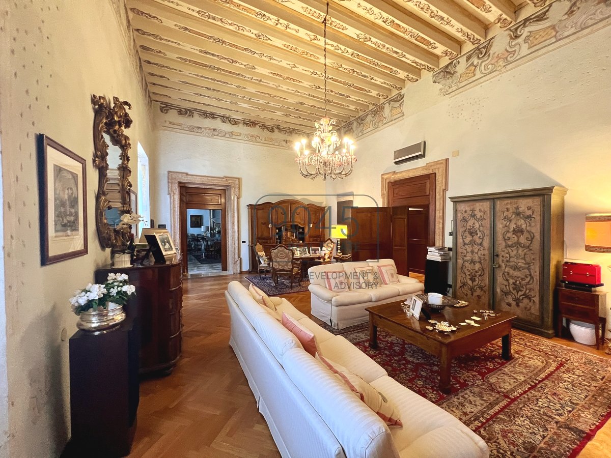 Verona: Herrschaftliche Wohnung im Zentrum von Verona - Gardasee 