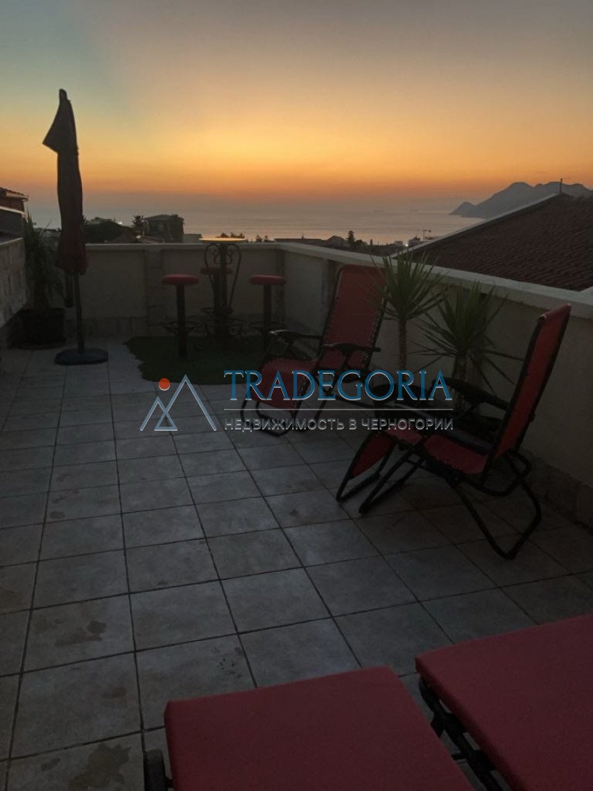 <h2>description</h2><div>Mini-hotel with a restaurant in one of the most touristic places in Montenegro, Dobra Vody.</div><div> House area - 600 m2</d