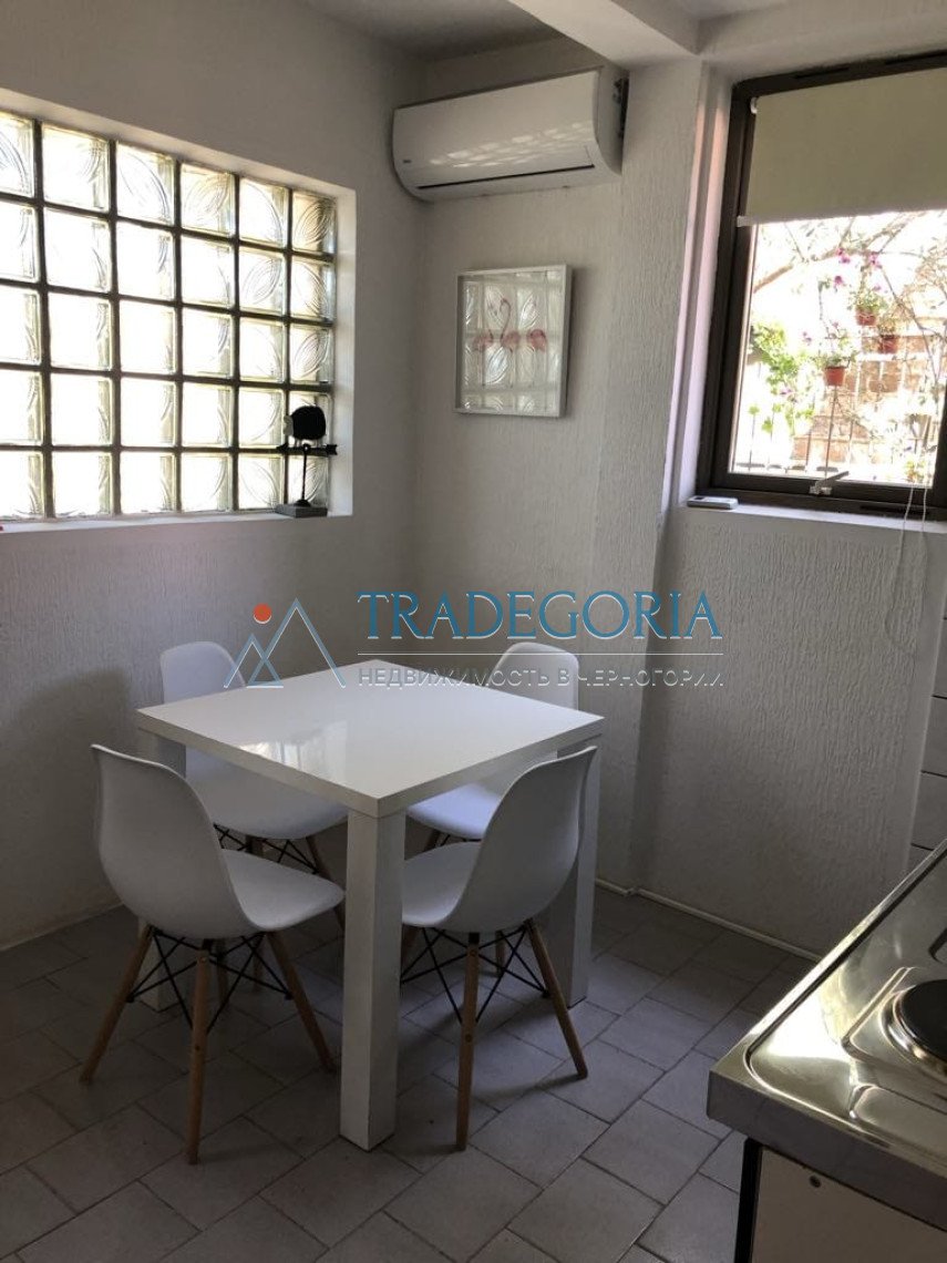 <h2>description</h2><div>Mini-hotel with a restaurant in one of the most touristic places in Montenegro, Dobra Vody.</div><div> House area - 600 m2</d