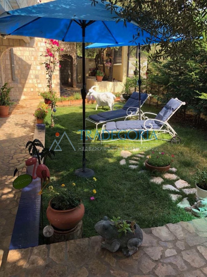 <h2>description</h2><div>Mini-hotel with a restaurant in one of the most touristic places in Montenegro, Dobra Vody.</div><div> House area - 600 m2</d