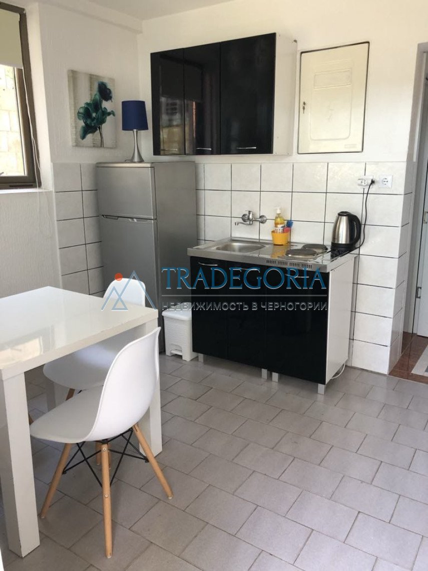 <h2>description</h2><div>Mini-hotel with a restaurant in one of the most touristic places in Montenegro, Dobra Vody.</div><div> House area - 600 m2</d