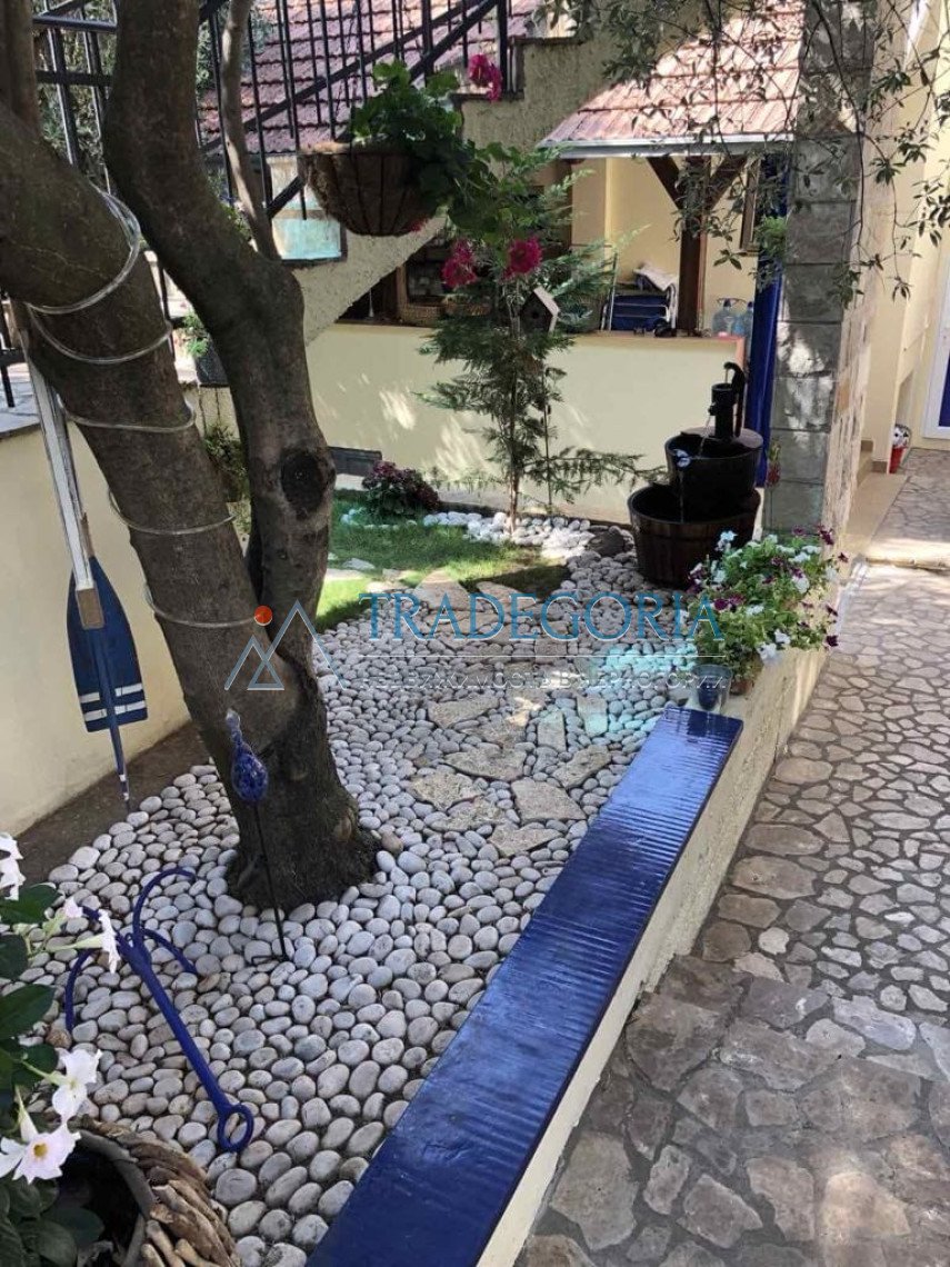 <h2>description</h2><div>Mini-hotel with a restaurant in one of the most touristic places in Montenegro, Dobra Vody.</div><div> House area - 600 m2</d