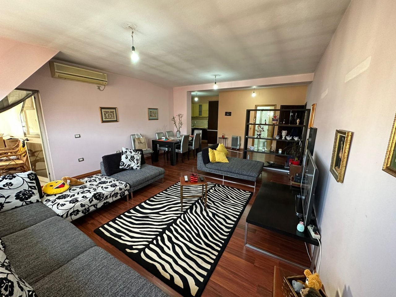 albania : APARTMENT FOR SALE 2+1 