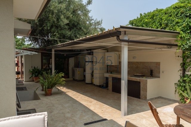 Renovierte freistehende Villa am Golf von Cagliari in Quartu Sant&quot;Elena